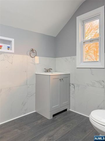 90 9th Street 2, Clifton, NJ 07011