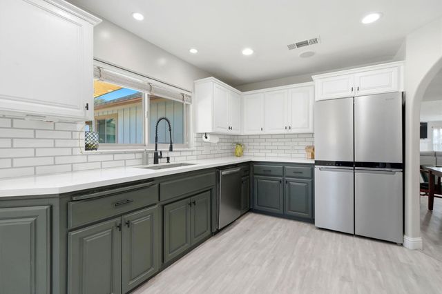 610 W Barstow, Fresno, CA 93704