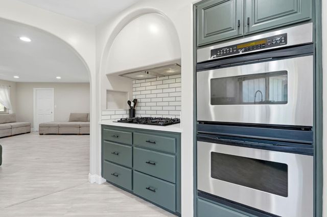 610 W Barstow, Fresno, CA 93704