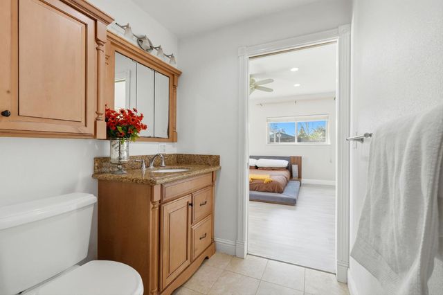 610 W Barstow, Fresno, CA 93704