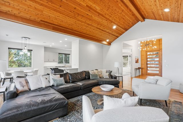 3374 NW Windwood Way, Bend, OR 97703