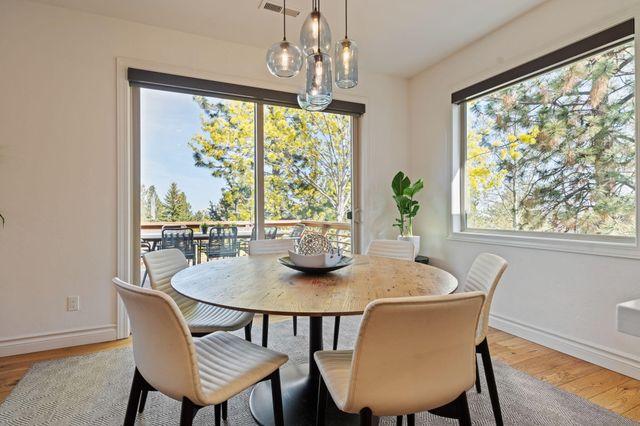 3374 NW Windwood Way, Bend, OR 97703