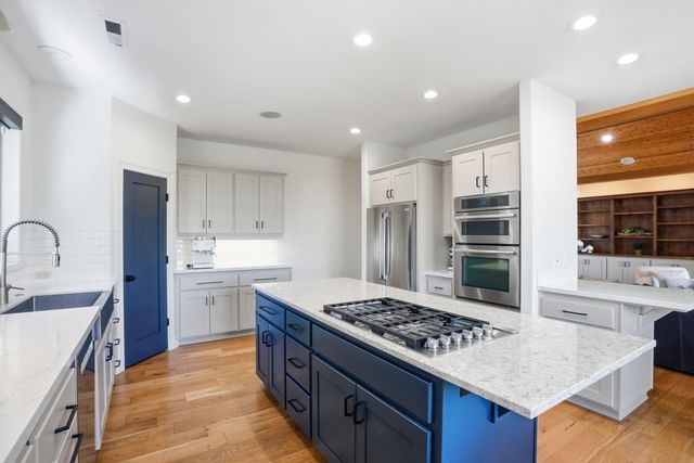 3374 NW Windwood Way, Bend, OR 97703