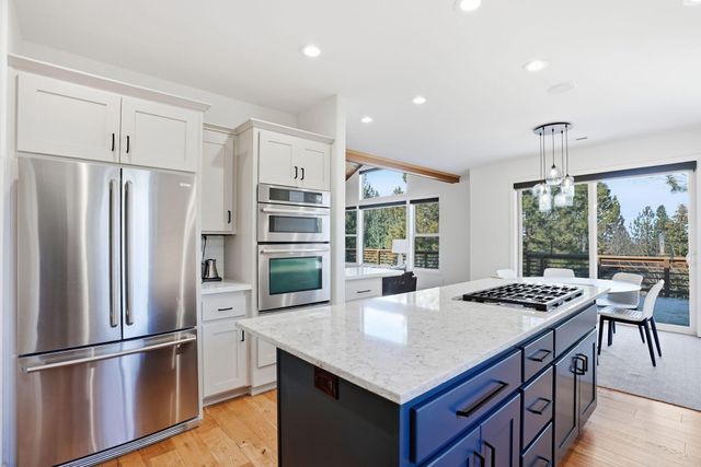 3374 NW Windwood Way, Bend, OR 97703