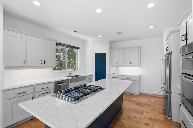 3374 NW Windwood Way, Bend, OR 97703