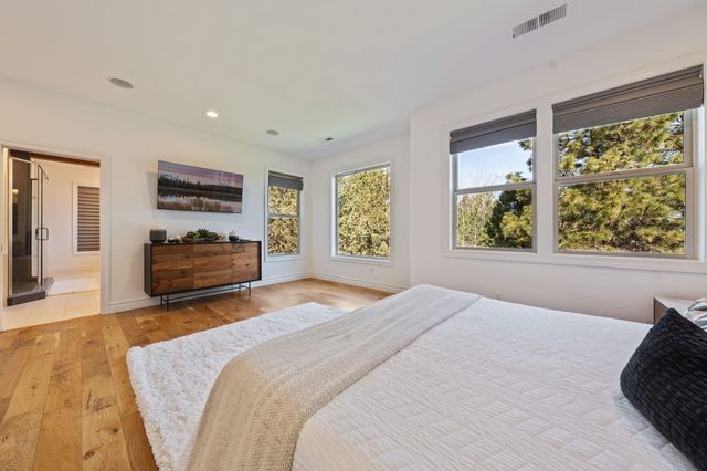 3374 NW Windwood Way, Bend, OR 97703