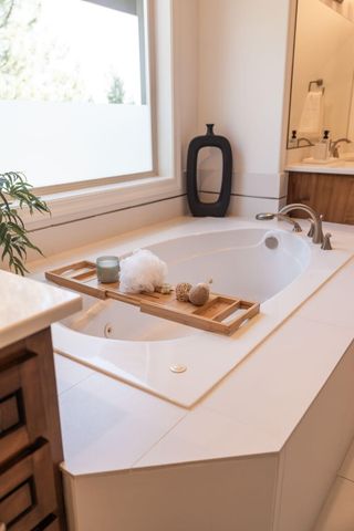 3374 NW Windwood Way, Bend, OR 97703