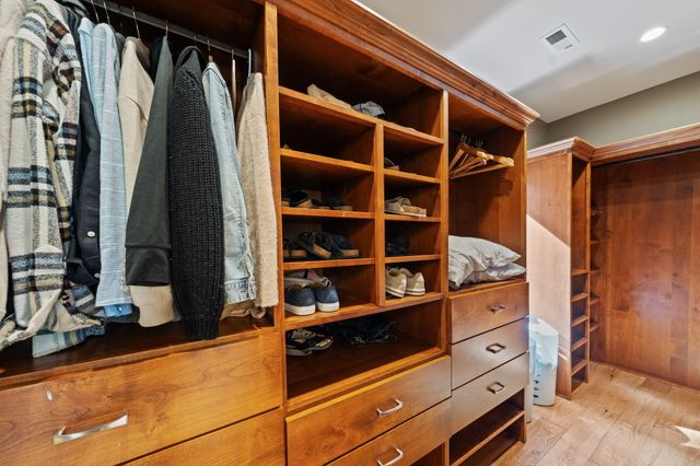 3374 NW Windwood Way, Bend, OR 97703