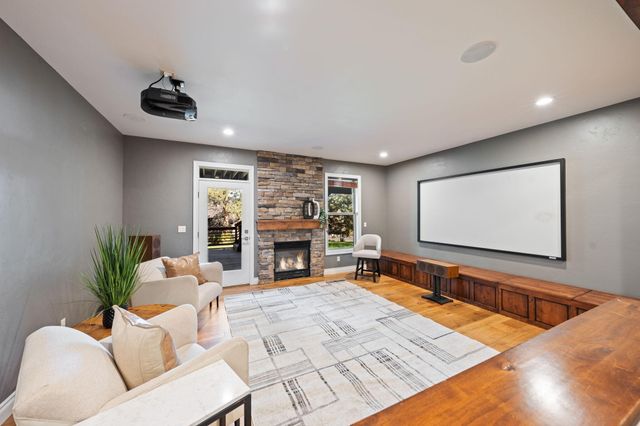 3374 NW Windwood Way, Bend, OR 97703