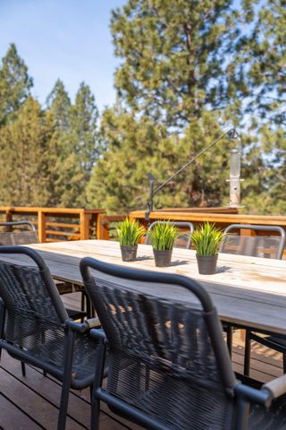 3374 NW Windwood Way, Bend, OR 97703