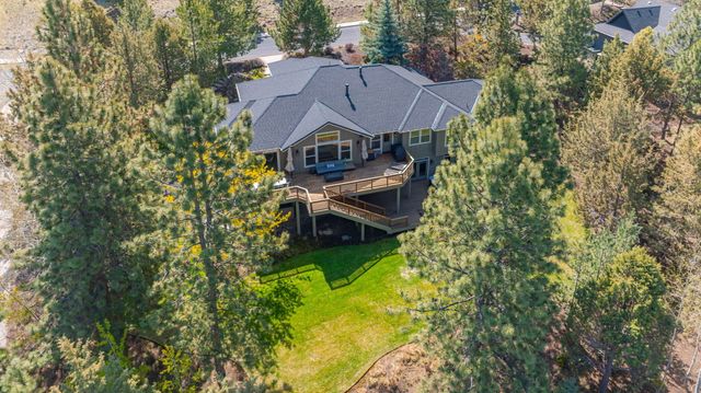 3374 NW Windwood Way, Bend, OR 97703