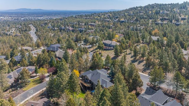 3374 NW Windwood Way, Bend, OR 97703