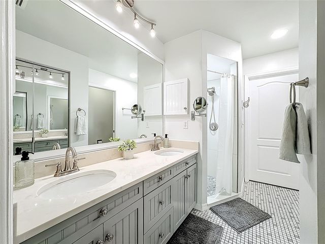 916 87TH STREET NW, Bradenton, FL 34209