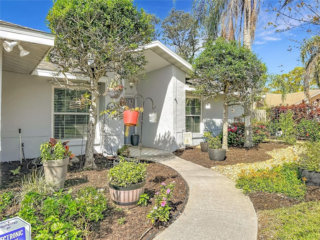 Image 2 of property listing at 916 87TH STREET NW, Bradenton, FL 34209