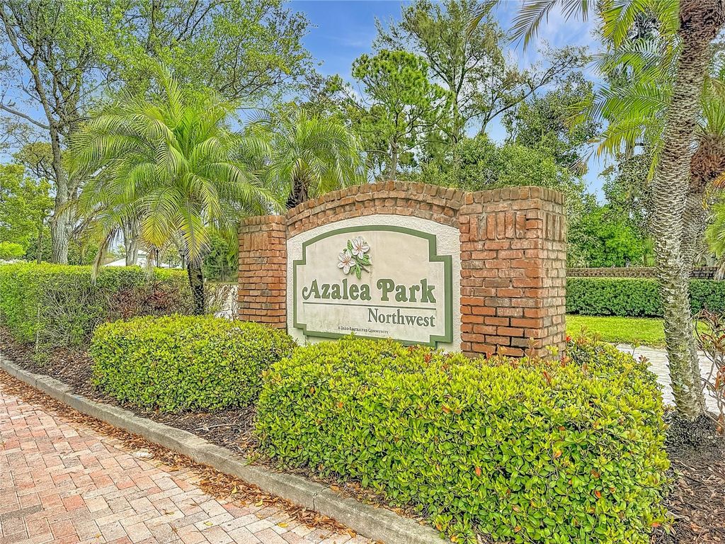Image 12 of property listing at 916 87TH STREET NW, Bradenton, FL 34209
