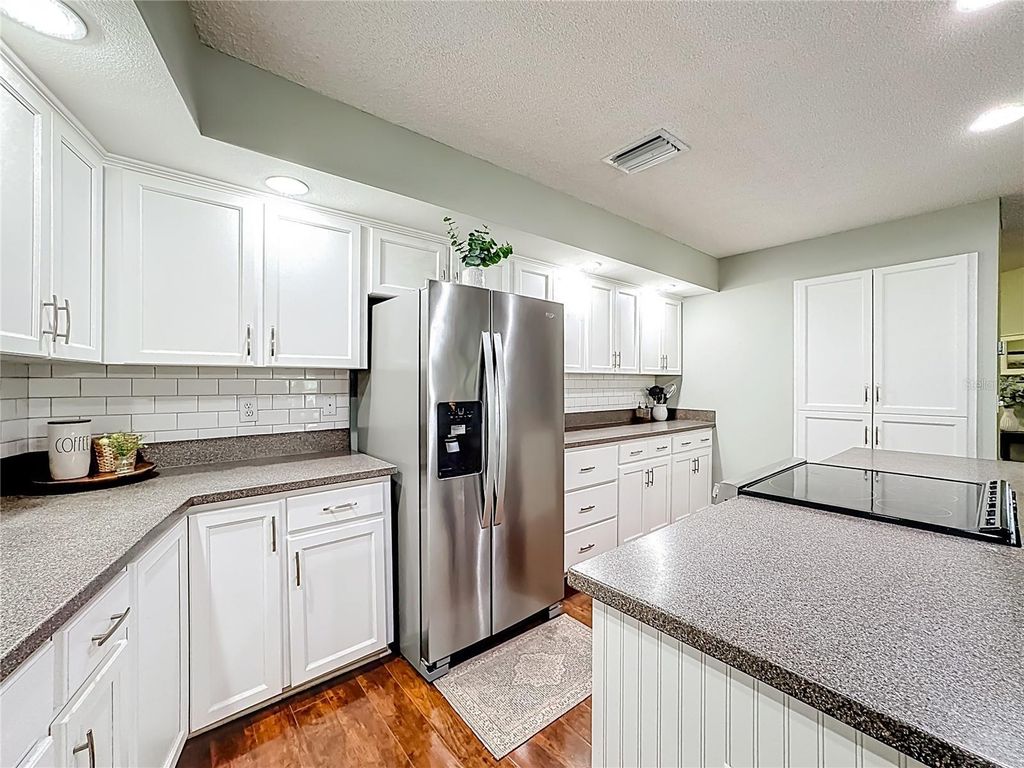 Image 19 of property listing at 916 87TH STREET NW, Bradenton, FL 34209
