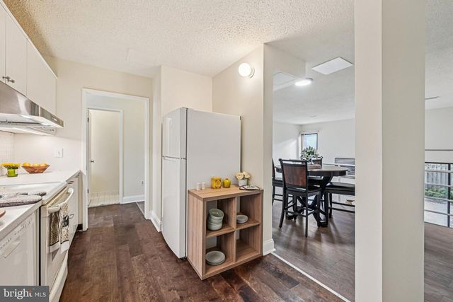 2303 BAYLEAF CT, Baltimore, MD 21209