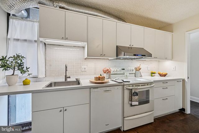 2303 BAYLEAF CT, Baltimore, MD 21209