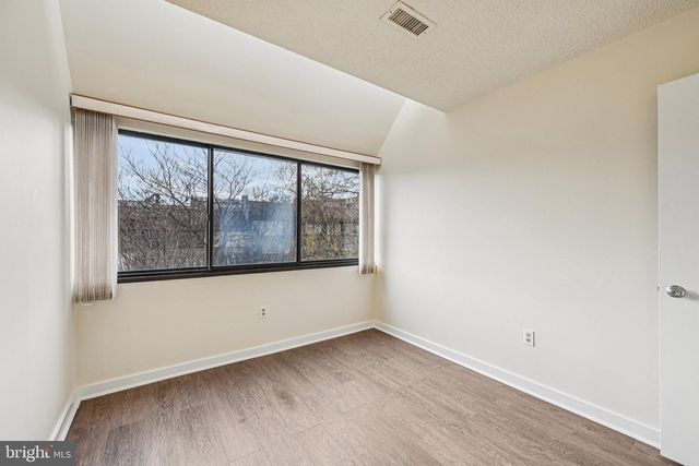 2303 BAYLEAF CT, Baltimore, MD 21209