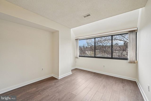 2303 BAYLEAF CT, Baltimore, MD 21209