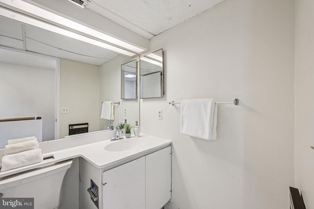 2303 BAYLEAF CT, Baltimore, MD 21209