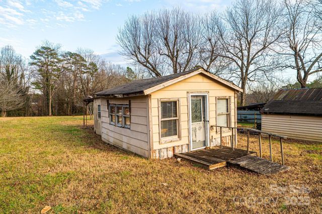 80 Duke Street, Granite Falls, NC 28630