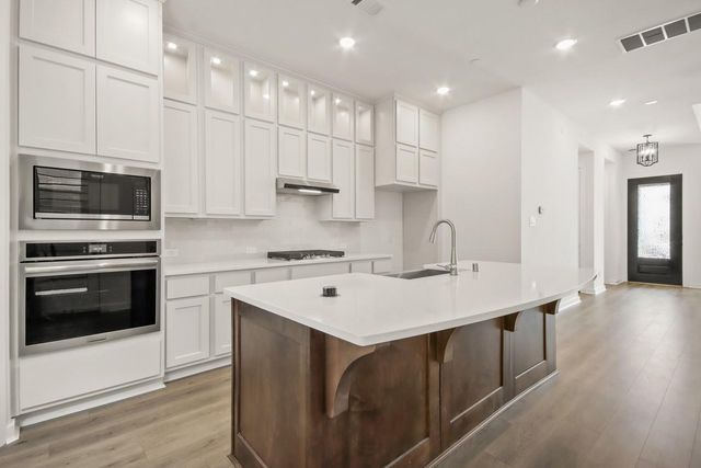 313 Fields Lane, Montgomery, TX 77316