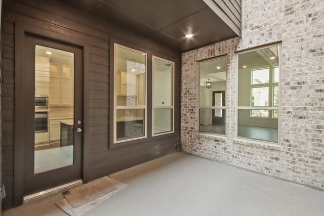 313 Fields Lane, Montgomery, TX 77316