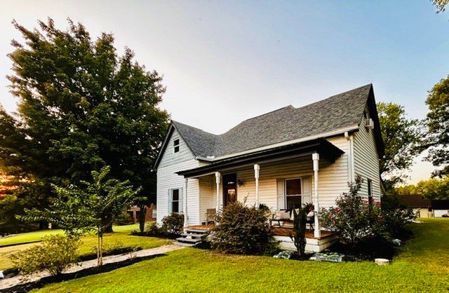 500 5th Ave, E, Springfield, TN 37172