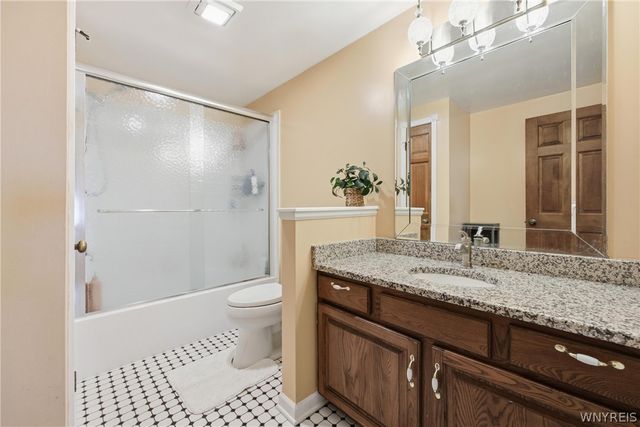 33 Randwood Ct., Amherst, NY 14068