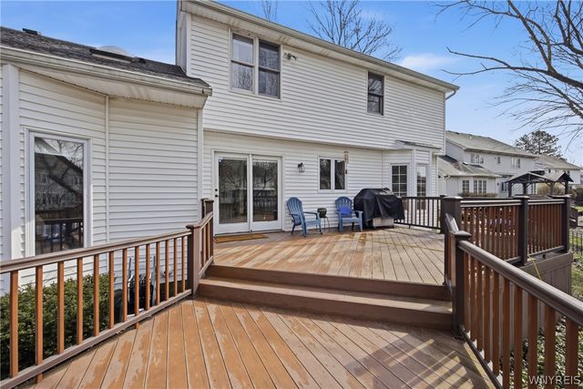 33 Randwood Ct., Amherst, NY 14068