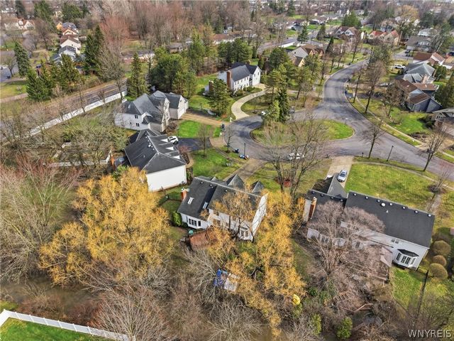 33 Randwood Ct., Amherst, NY 14068