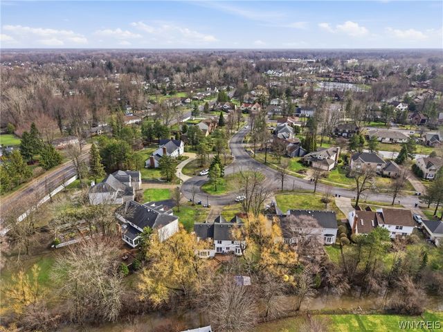 33 Randwood Ct., Amherst, NY 14068