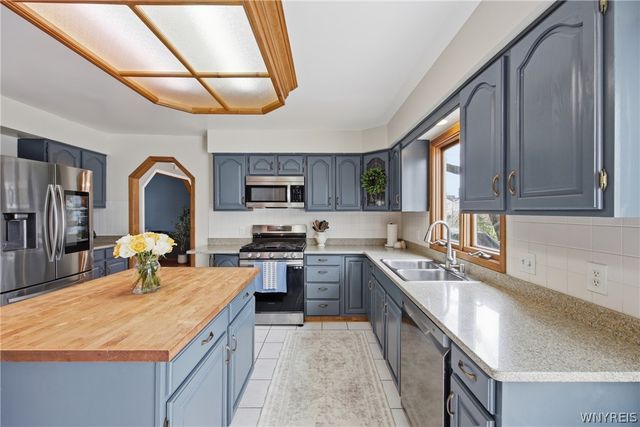 33 Randwood Ct., Amherst, NY 14068