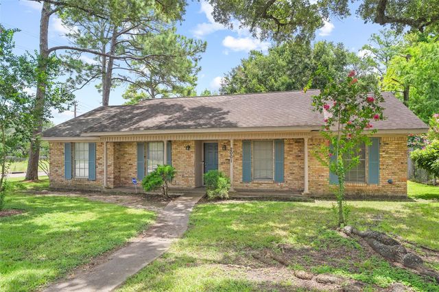 2001 Lamar Drive, Richmond, TX 77469