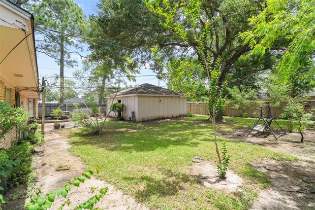 2001 Lamar Drive, Richmond, TX 77469