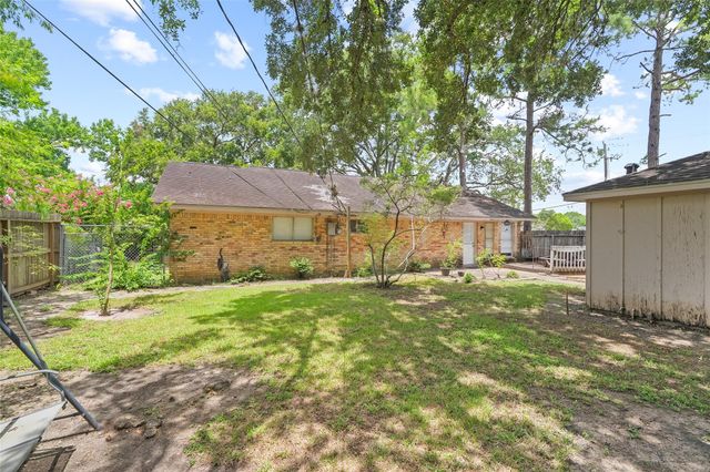 2001 Lamar Drive, Richmond, TX 77469