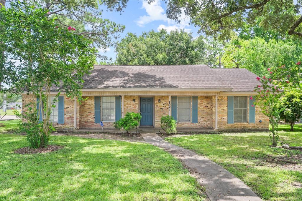 2001 Lamar Drive, Richmond, TX 77469