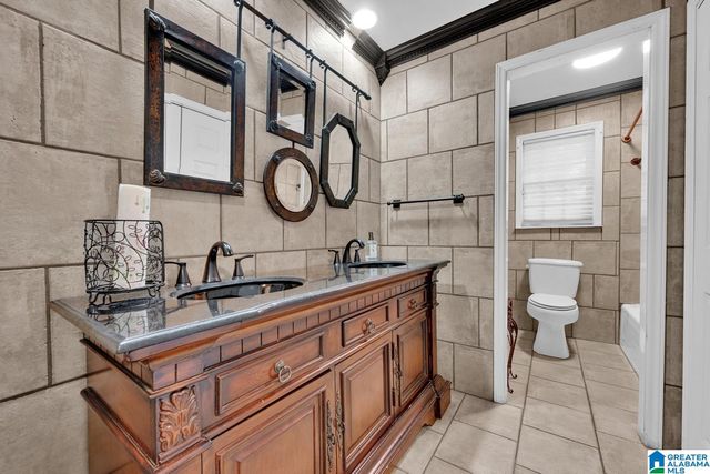 608 NW 18TH AVENUE, Center Point, AL 35215