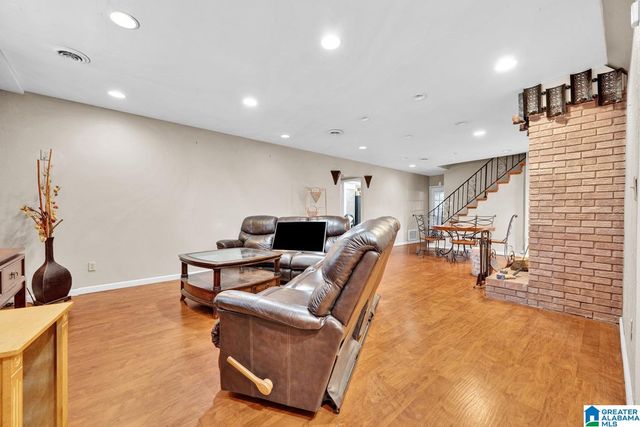 608 NW 18TH AVENUE, Center Point, AL 35215