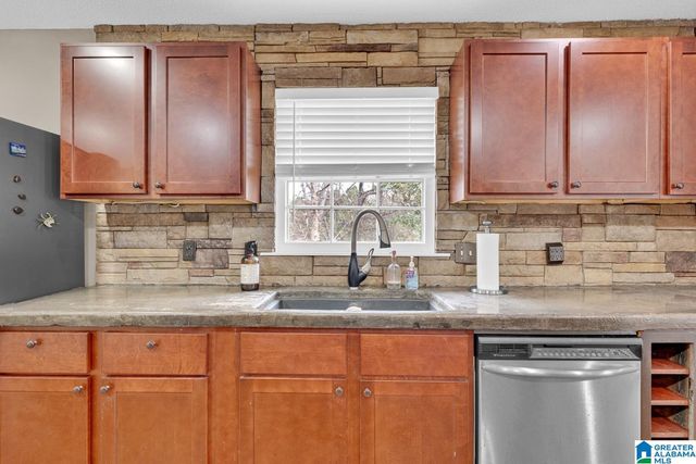 608 NW 18TH AVENUE, Center Point, AL 35215