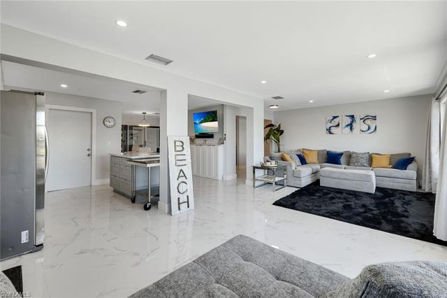4530 Vinsetta AVE, North Fort Myers, FL 33903
