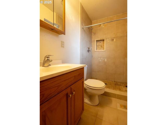 2796 TERRY Ave, Longview, WA 98632