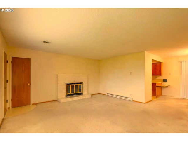 2796 TERRY Ave, Longview, WA 98632