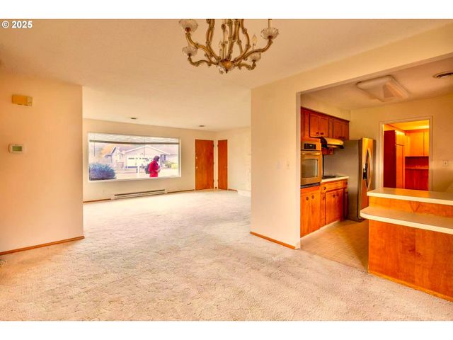 2796 TERRY Ave, Longview, WA 98632