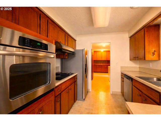 2796 TERRY Ave, Longview, WA 98632