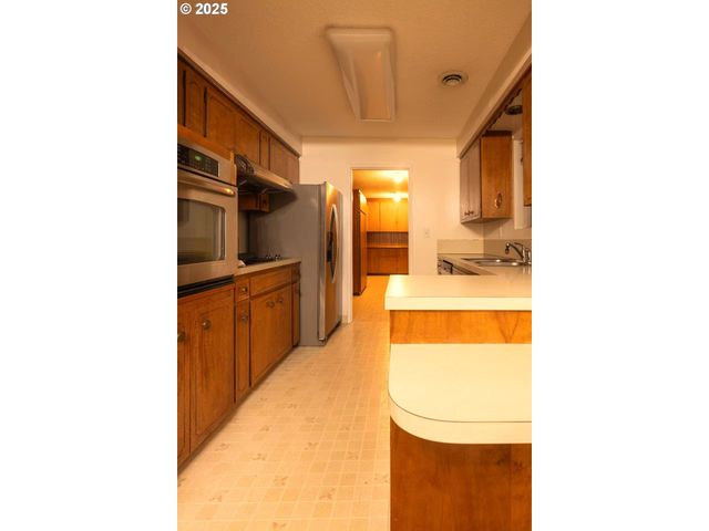 2796 TERRY Ave, Longview, WA 98632