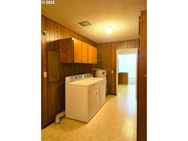 2796 TERRY Ave, Longview, WA 98632