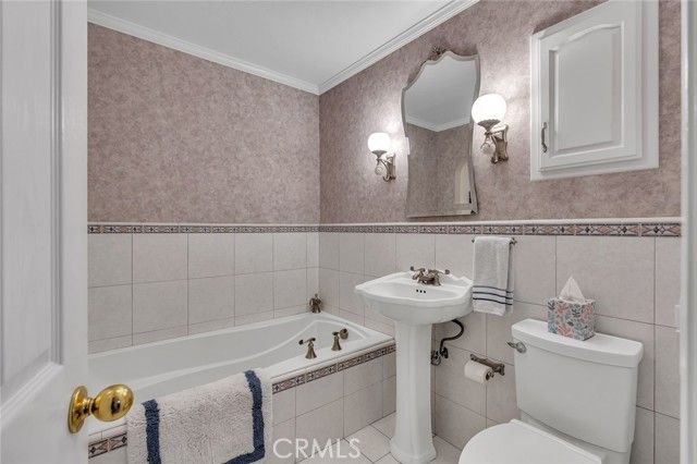 1095 Robinson, Merced, CA 95340