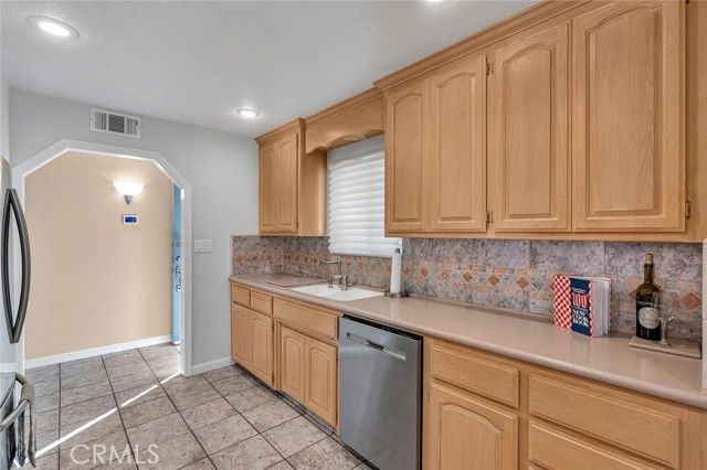 1095 Robinson, Merced, CA 95340